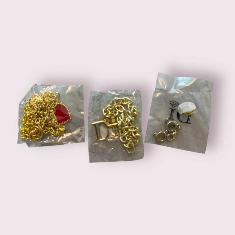 NWT Gold Charm Bracelet Set Travel Souvenir Stackable Jewelry